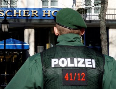 Γερμανία: Ένοπλο που εισέβαλε σε σχολείο αναζητούν οι Αρχές